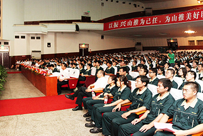 作為推動(dòng)企業(yè)加快發(fā)展三大平臺(tái)之一的人力資源管理提升工作，將是當(dāng)前和今后一段時(shí)期山推股份人力資源管理的首要任務(wù)。
